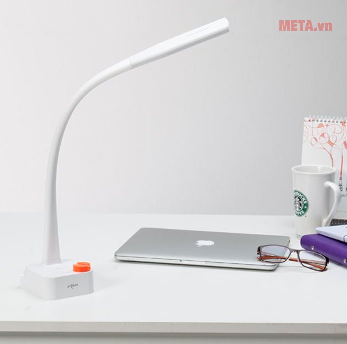 Đèn bàn Led Hàn Quốc Prism 1555W mang đến ánh sáng ổn định 