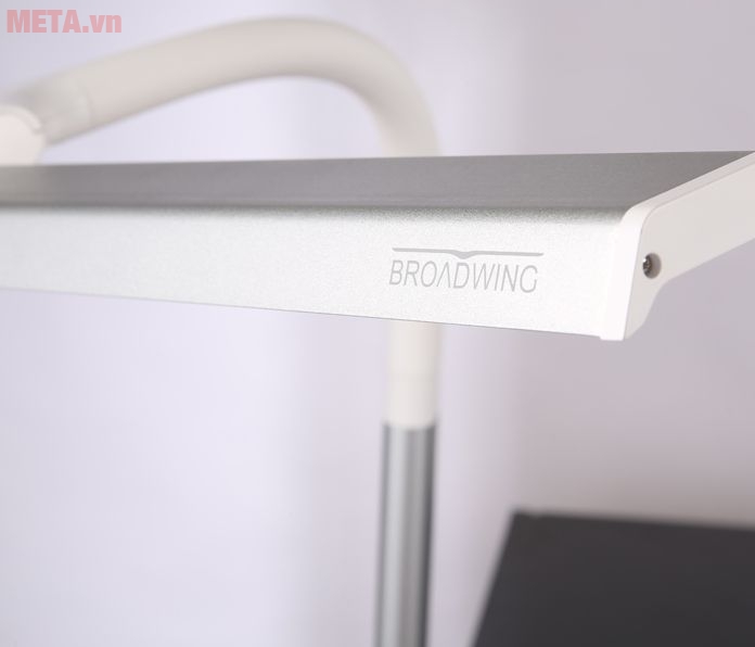 Đèn kẹp bàn Led Hàn Quốc Broadwing - Prism 9000 sản xuất trên dây chuyền công nghệ hiện đại