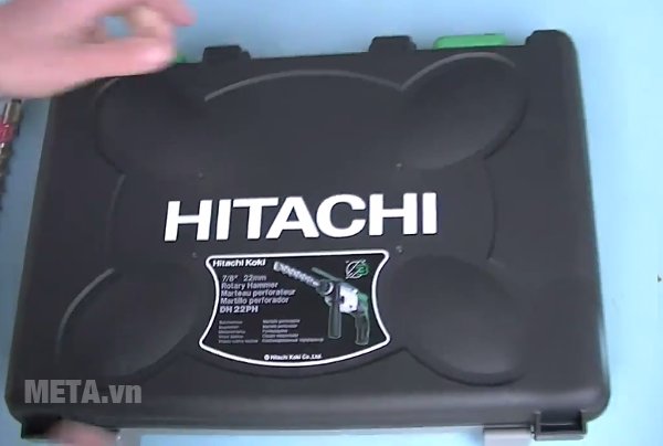 Máy khoan búa Hitachi DH22PH được bảo quản trong hộp đựng nhựa Máy khoan búa Hitachi DH22PH được bảo quản trong hộp đựng nhựa