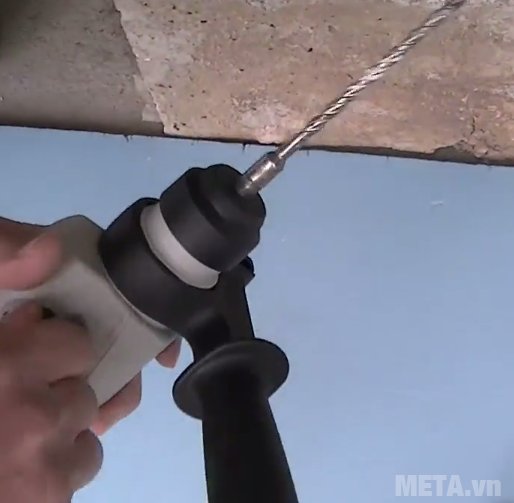 Máy khoan búa Hitachi DH22PH thiết kế tay cầm có thể điều chỉnh ở nhiều hướng khác nhau Máy khoan búa Hitachi DH22PH thiết kế tay cầm có thể điều chỉnh ở nhiều hướng khác nhau