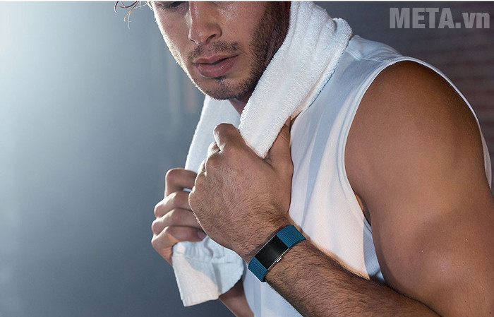 Vòng tay theo dõi sức khỏe Fitbit Charge 2 phù hợp với những ai yêu thích vận động Vòng tay theo dõi sức khỏe Fitbit Charge 2 phù hợp với những ai yêu thích vận động