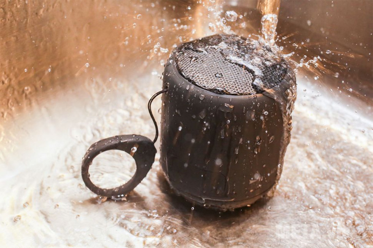 Sony SRS-XB10 có khả năng chống nước vượt trội Sony SRS-XB10 có khả năng chống nước vượt trội