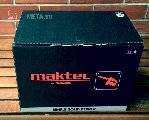 Máy thổi bụi Maktec MT401 có nhiều khe tản nhiệt cho động cơ 