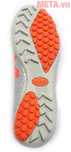 Giày đá bóng Mitre 160804 có đế chống trượt 