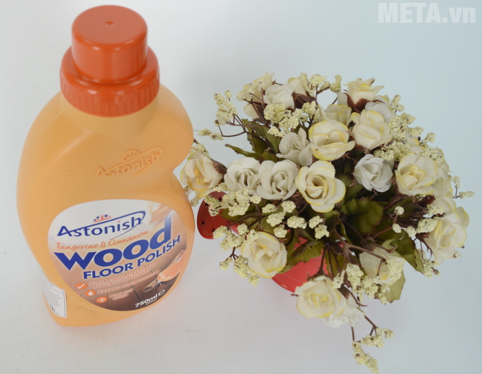 Nước lau sàn gỗ chiết xuất quýt và quế C2575 có dung tích 750ml 