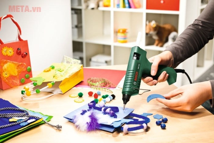 Súng dán keo Bosch PKP 18 E chắc chắn hơn những dòng keo dán bình thường khác