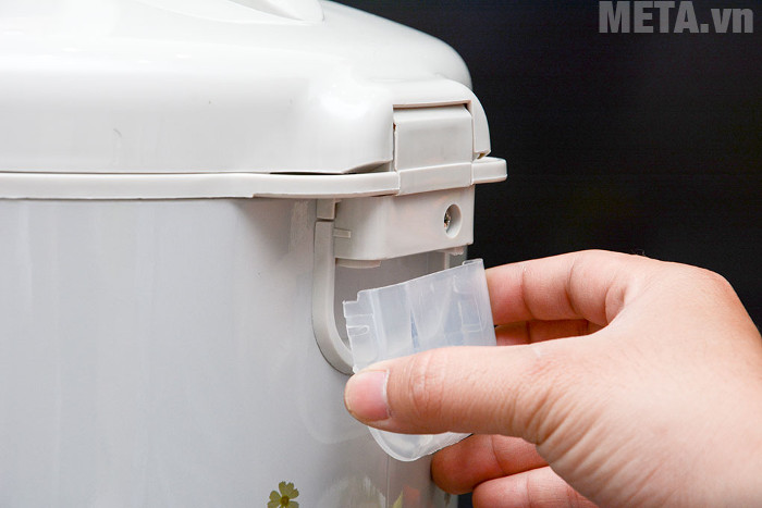 Hộp đựng nước thừa dễ dàng tháo lắp Hộp đựng nước thừa dễ dàng tháo lắp