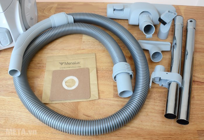 Máy hút bụi có tay cầm Electrolux Z2405 với các phụ kiện 