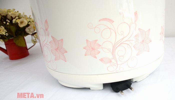 Nồi cơm điện 1,8 lít Sunhouse SHD8625 với dây nguồn có thể rút gọn 