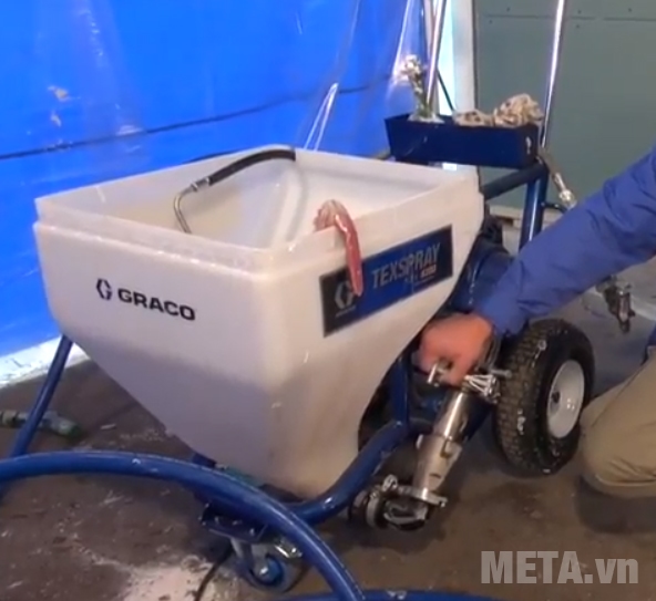 Máy phun sơn Graco APX6200 màu xanh