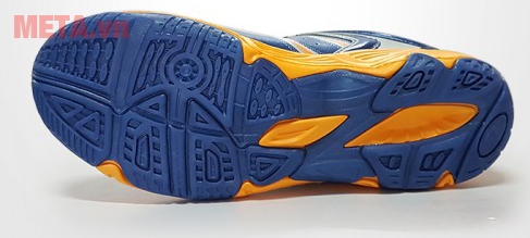 Đế giày chống trơn trượt hiệu quả cao, ngay cả khi trời mưa