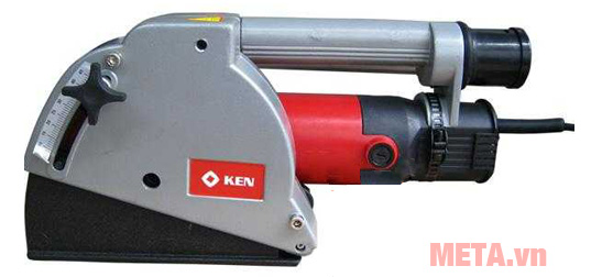 Máy cắt tường cầm tay Ken 4545B có tay cầm phụ giúp bạn dễ dàng thao tác