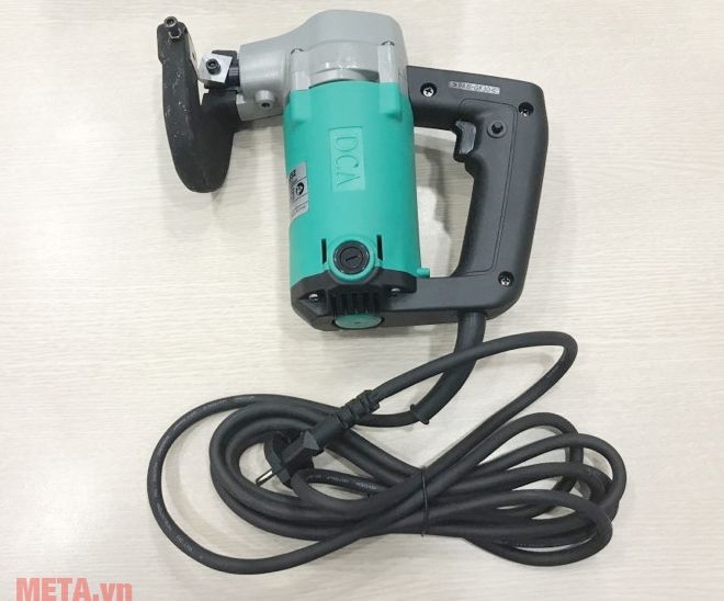 Máy cắt tôn DCA AJJ32 (J1J-FF-3.2) thiết kế dây điện với lớp cách điện dày 