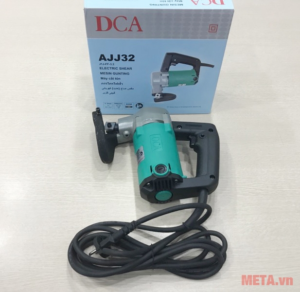 Máy cắt tôn DCA AJJ32 (J1J-FF-3.2) có hộp giấy đi kèm