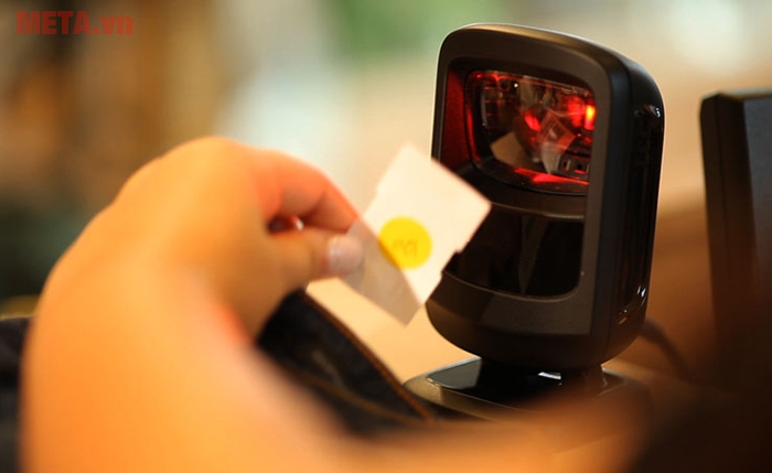 Máy in mã vạch đọc chuẩn xác và nhanh chóng mà không cần phải đổi hướng giấy cho đúng vị trí mắt đọc