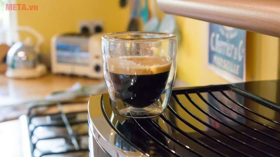 Máy pha cà phê Melitta Caffeo Barista TS giúp pha nhiều cà phê 