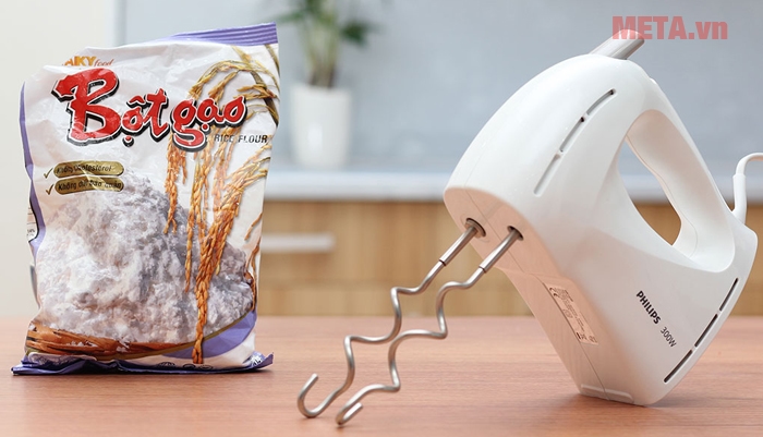 Que có thiết kế dạng xoắn dùng để trộn, nhào bột Que có thiết kế dạng xoắn dùng để trộn, nhào bột