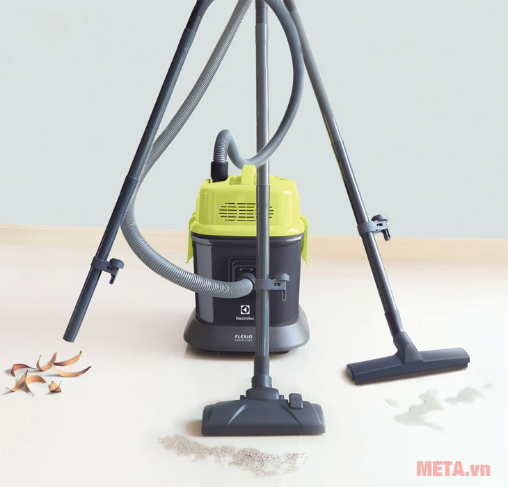 Máy hút bụi khô và ướt Electrolux Z823 có vòi hút bằng nhựa