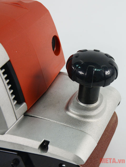Máy chà nhám băng Maktec MT941 có tốc độ dây cu roa nhanh
