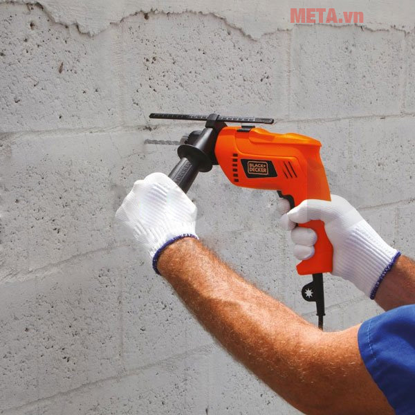 Máy khoan động lực Black & Decker HD555KMPR có khả năng khoan trên nhiều vật liệu khác nhau