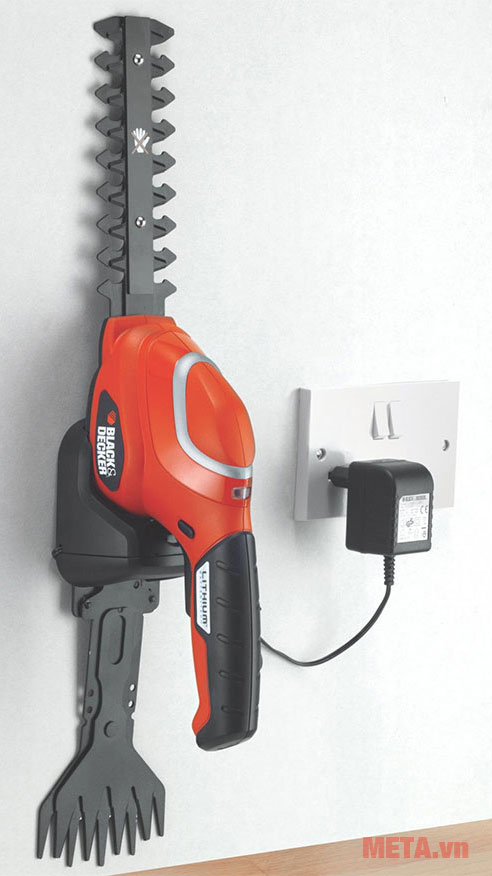 Máy tỉa lá cầm tay dùng pin Black&Decker GSL700KIT Máy tỉa lá cầm tay dùng pin Black&Decker GSL700KIT