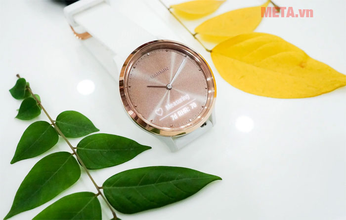 Vivomove HR được thiết kế màn hình cảm ứng bạn chỉ cần vuốt qua lại hoặc nhấp đúp để sử dụng