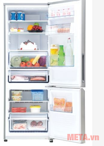 Tủ lạnh Panasonic NR-BV329QSVN có thiết kế tiện lợi 