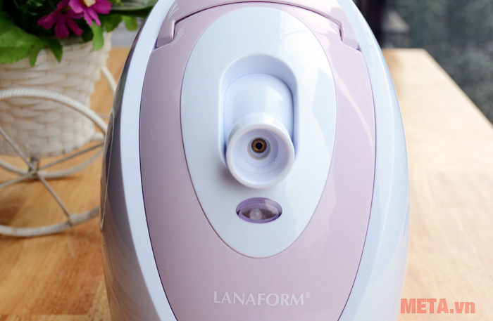 Máy xông hơi mặt Lanaform Steam LA131204 với thiết kế vòi phun lớn.
