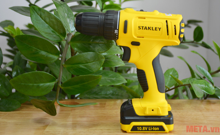 Stanley SCD 12S2 có khả năng khoan gỗ, khoan sắt