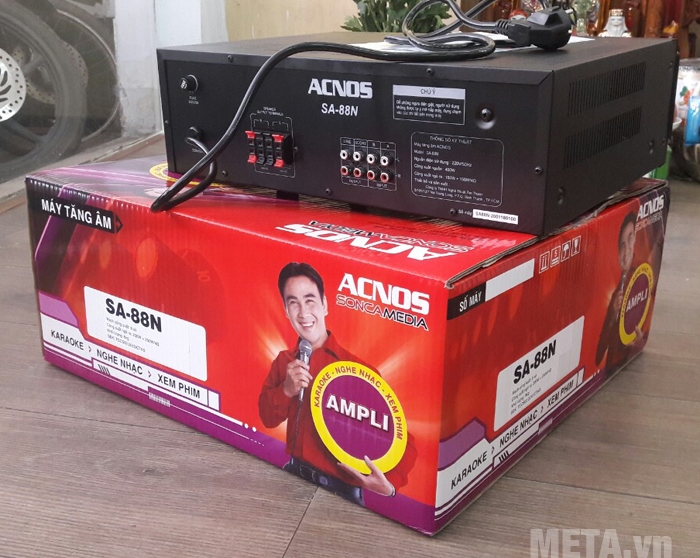 Amply Acnos SA-88N có hộp đựng sang trọng Âm ly 2 micro