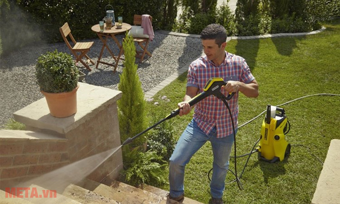 Ngoài sử dụng để rửa xe máy còn phù hợp sử dụng với nhiều công việc khác nhau