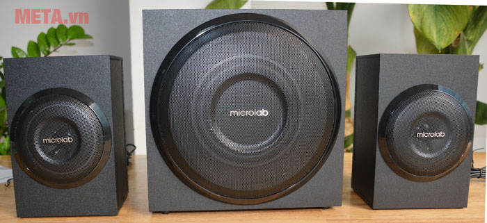Loa Microlab M110 bao gồm 1 loa siêu trầm và hai loa vệ tinh Loa Microlab M110 bao gồm 1 loa siêu trầm và hai loa vệ tinh