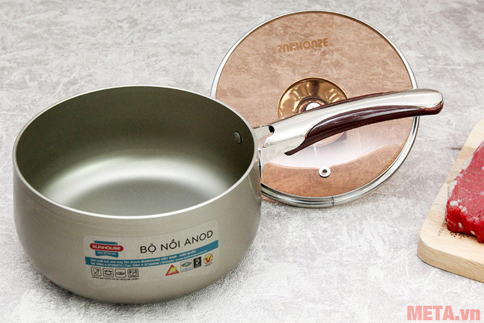 Bộ nồi có khả năng dùng trên bếp hồng ngoại, bếp ga, bếp điện
