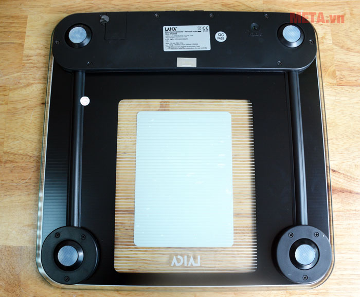 Mặt sau của cân 