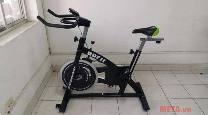 Xe đạp tập Bofit 656 phù hợp với mọi không gian sử dụng