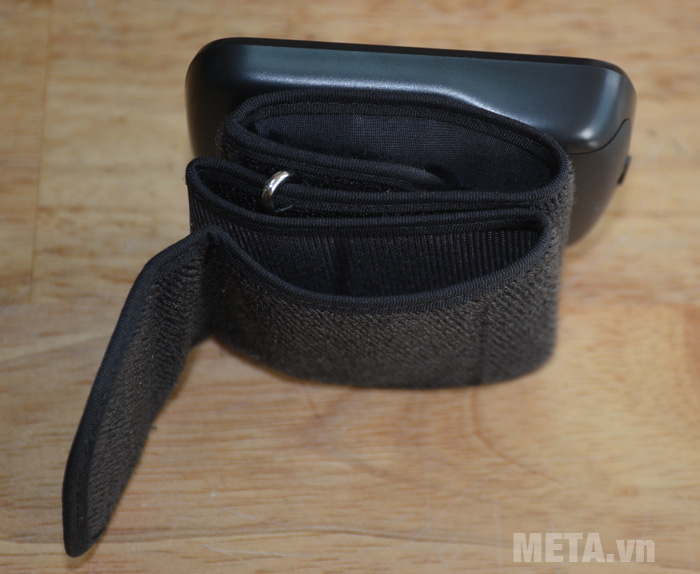 Máy đo huyết áp cổ tay Omron HEM 6221 có vòng bít vải Omron HEM 6221