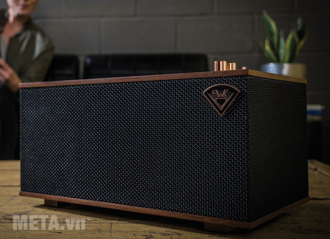 Loa Klipsch The three Walnut thiết kế chắc chắn 