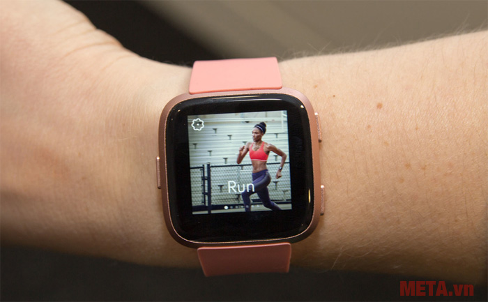 Đồng hồ thông minh Fitbit Versa màu hồng Đồng hồ thông minh Fitbit Versa màu hồng