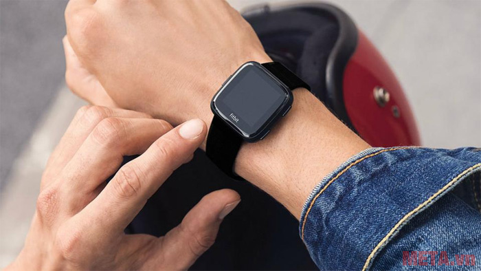 Bạn có thể trả lời tin nhắn dưới 60 kí tự với chiếc vòng đeo tay này Bạn có thể trả lời tin nhắn dưới 60 kí tự với chiếc vòng đeo tay này