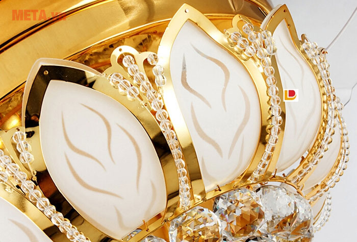 Quạt trần đèn có thiết kế sang trọng 