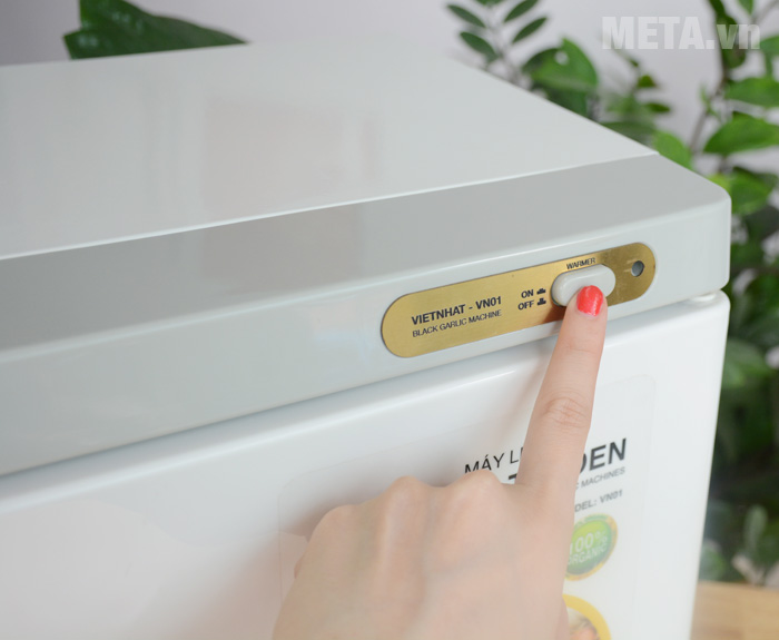 Bảng điều khiển máy làm tỏi đen