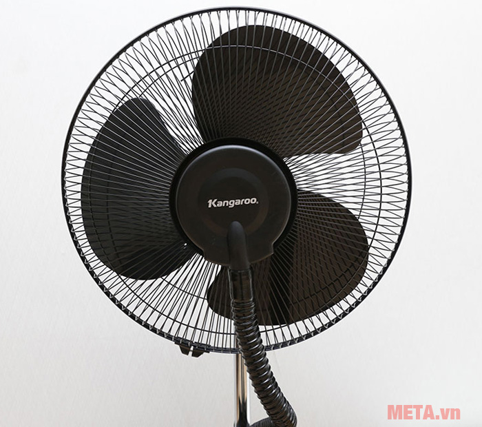 Quạt phun sương 3 cánh