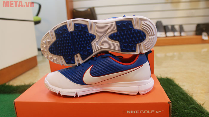 Giày Nike Golf Explorer 2 được thiết kế với vẻ ngoài đẹp mắt