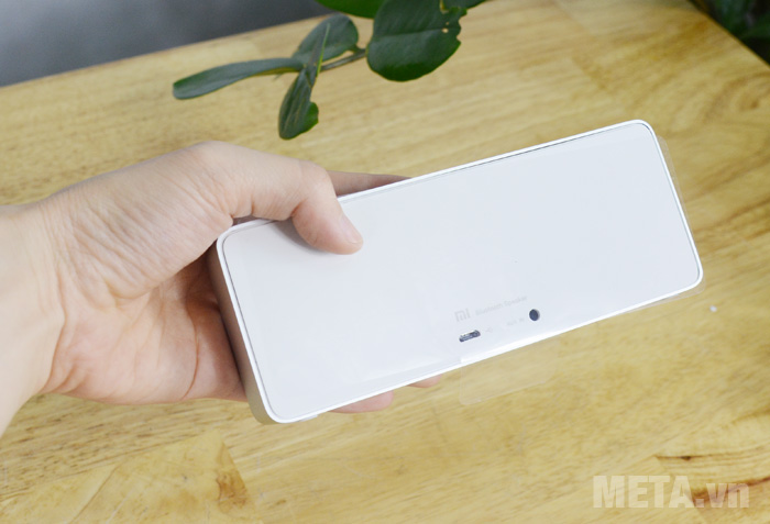 Mặt trước loa bluetooth