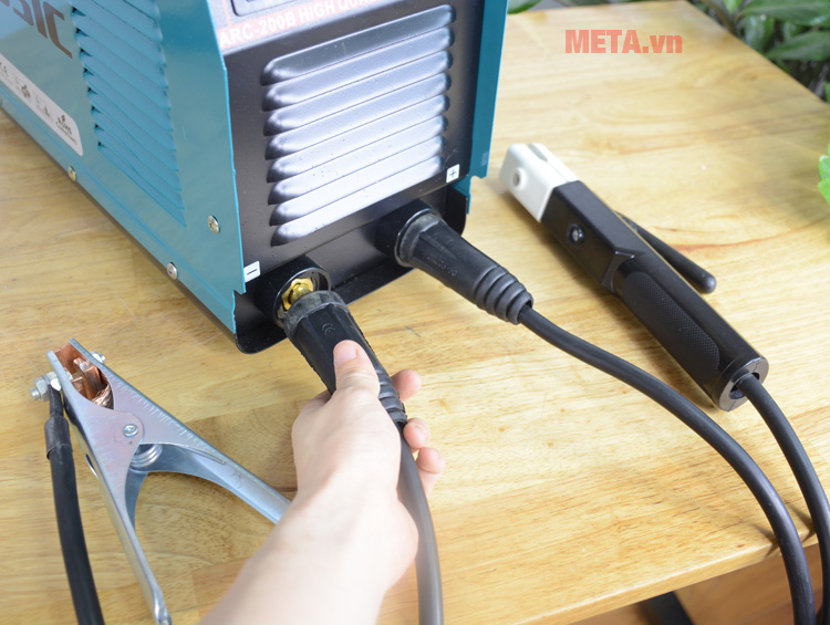 Khe cắm kìm hàn, kẹp mass