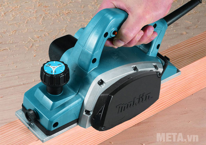 Makita N1900B chuyên dùng để bào gỗ