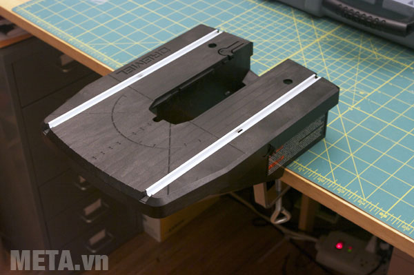 Máy cưa Dremel Motosaw có thể lắp trên bàn dễ dàng thao tác Máy cưa Dremel Motosaw có thể lắp trên bàn dễ dàng thao tác