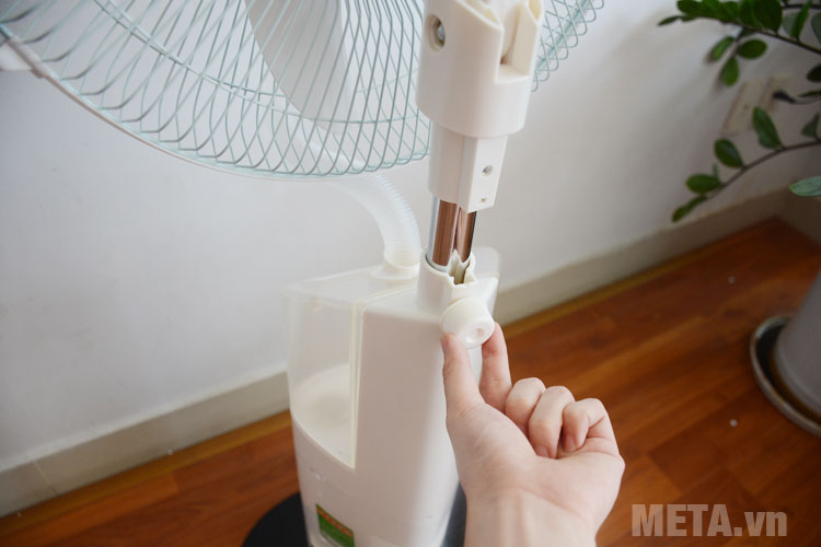  Núm điều chỉnh độ cao của quạt phun sương