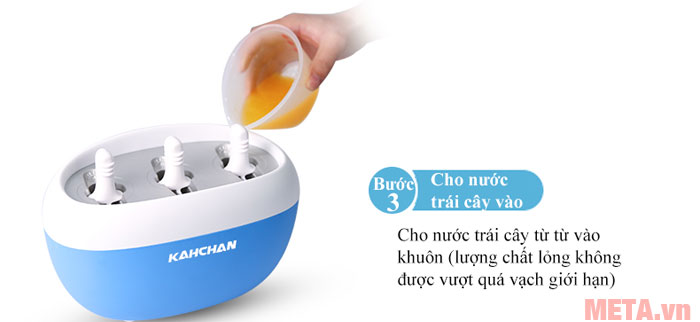 Bước 3: Cho nước trái cây hoặc sữa vào