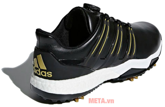 Adidas PWRBAND BOA Boots F33789 có đế giày cao, chắc chắn